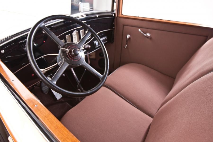  Pierce-Arrow Custom Brougham 1929 года  (фото 22 из 24)
